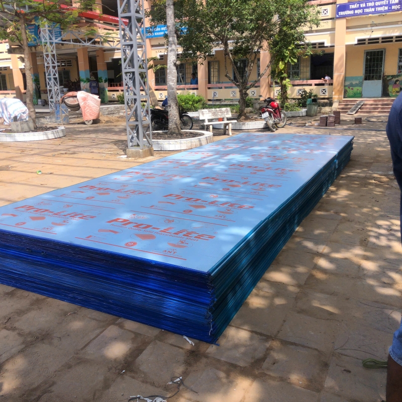 Tấm Polycarbonate Dạng Rỗng – Giải Pháp Lấy Sáng Hiện Đại Cho Mọi Công Trình